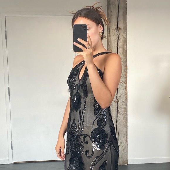 Full length beaded black tie gown with intricate neckline - Picture 5 of 5